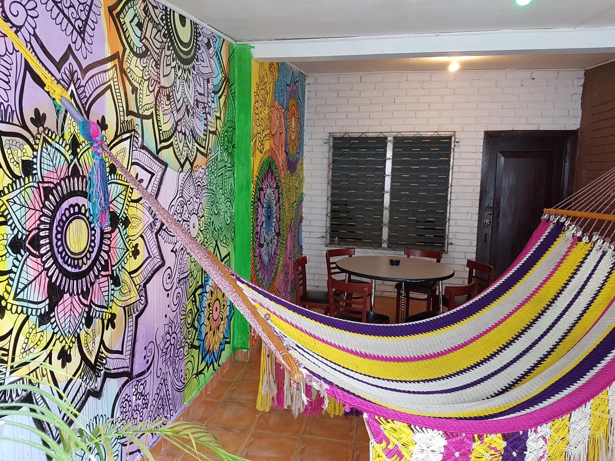 Hostal Aqui Me Quedo سان بيدرو سولا المظهر الخارجي الصورة