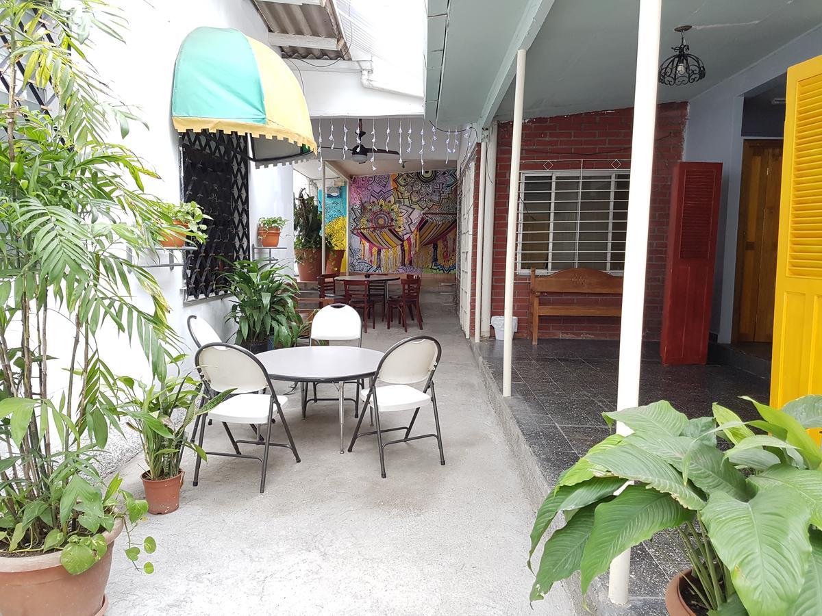 Hostal Aqui Me Quedo سان بيدرو سولا المظهر الخارجي الصورة
