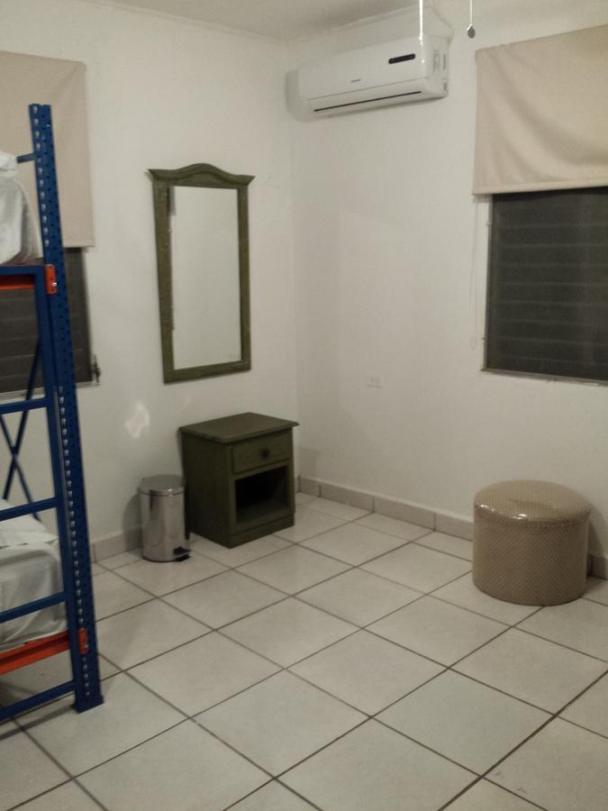 Hostal Aqui Me Quedo سان بيدرو سولا المظهر الخارجي الصورة